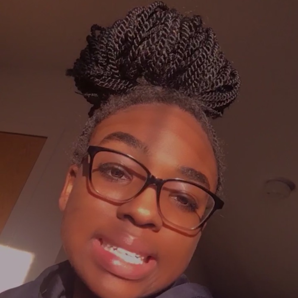 Meet your Posher, Aya